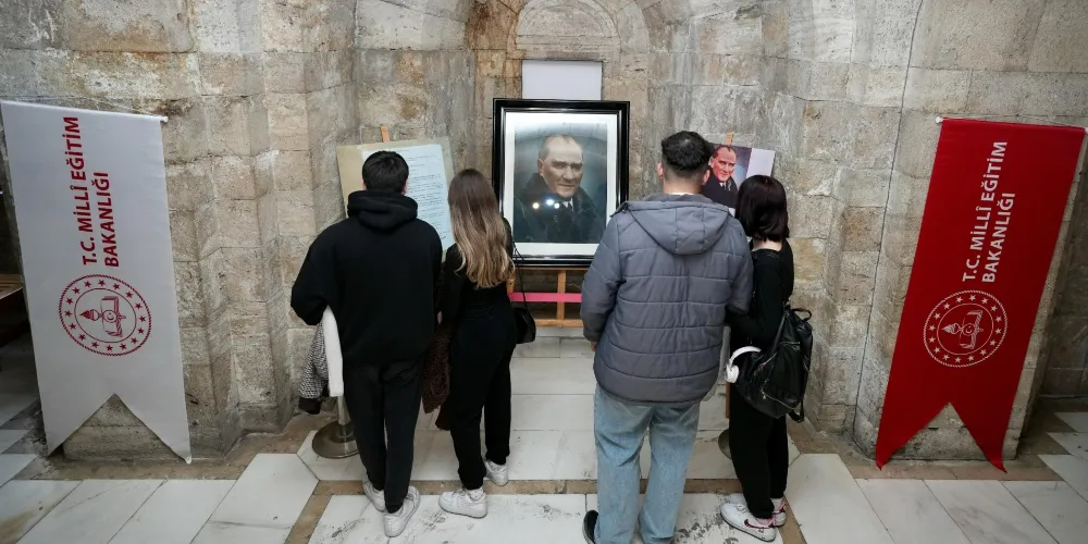 TARİHÎ ATATÜRK PORTRESİNİN ORİJİNALİ, YOĞUN İLGİ GÖRÜYOR