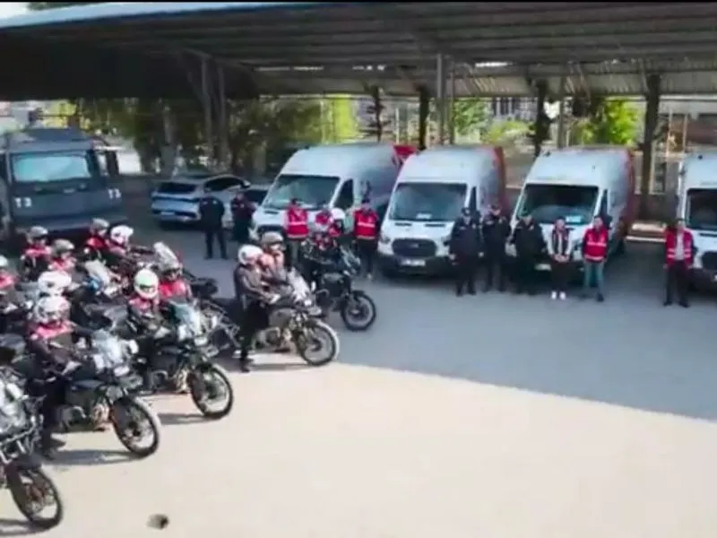  48 Göçmen Kaçakçılığı Organizatörü ve 904 Düzensiz Göçmen Yakalandı