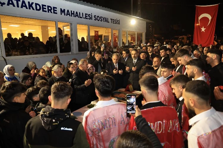 Başkan Yalçın gençleri askere uğurladı