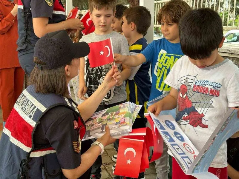  Minik Öğrencilere Jandarma Tanıtıldı