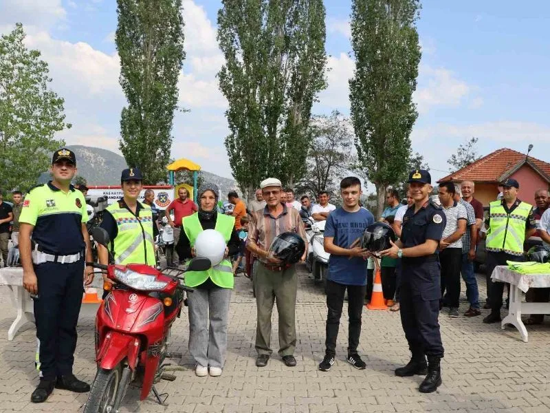 Jandarma “Köy Yolunda Trafikte Her şey Yolunda