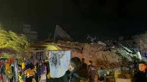 Konya’nın Selçuklu ilçesi, Selçuk Mahallesi, 4 katlı bina  çöktü