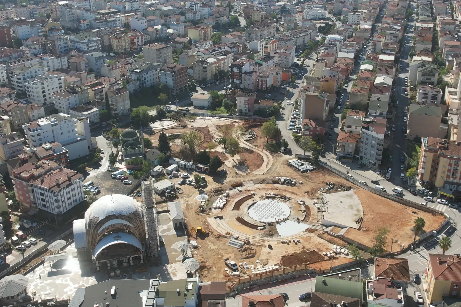 Kocaeli ve Çayırova Belediyeleri el ele: Kent meydanı yükseliyor