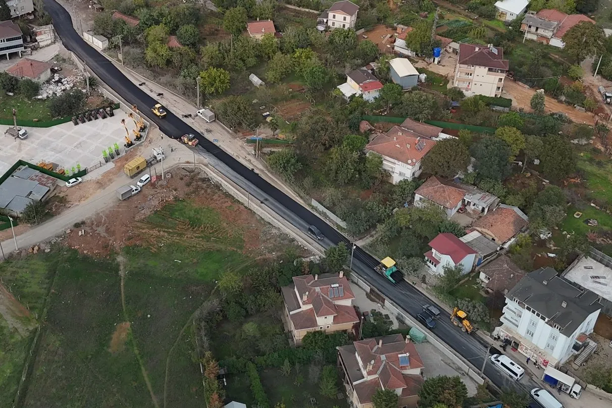 Kocaeli Gebze’de ulaşım için asfalt seferberliği