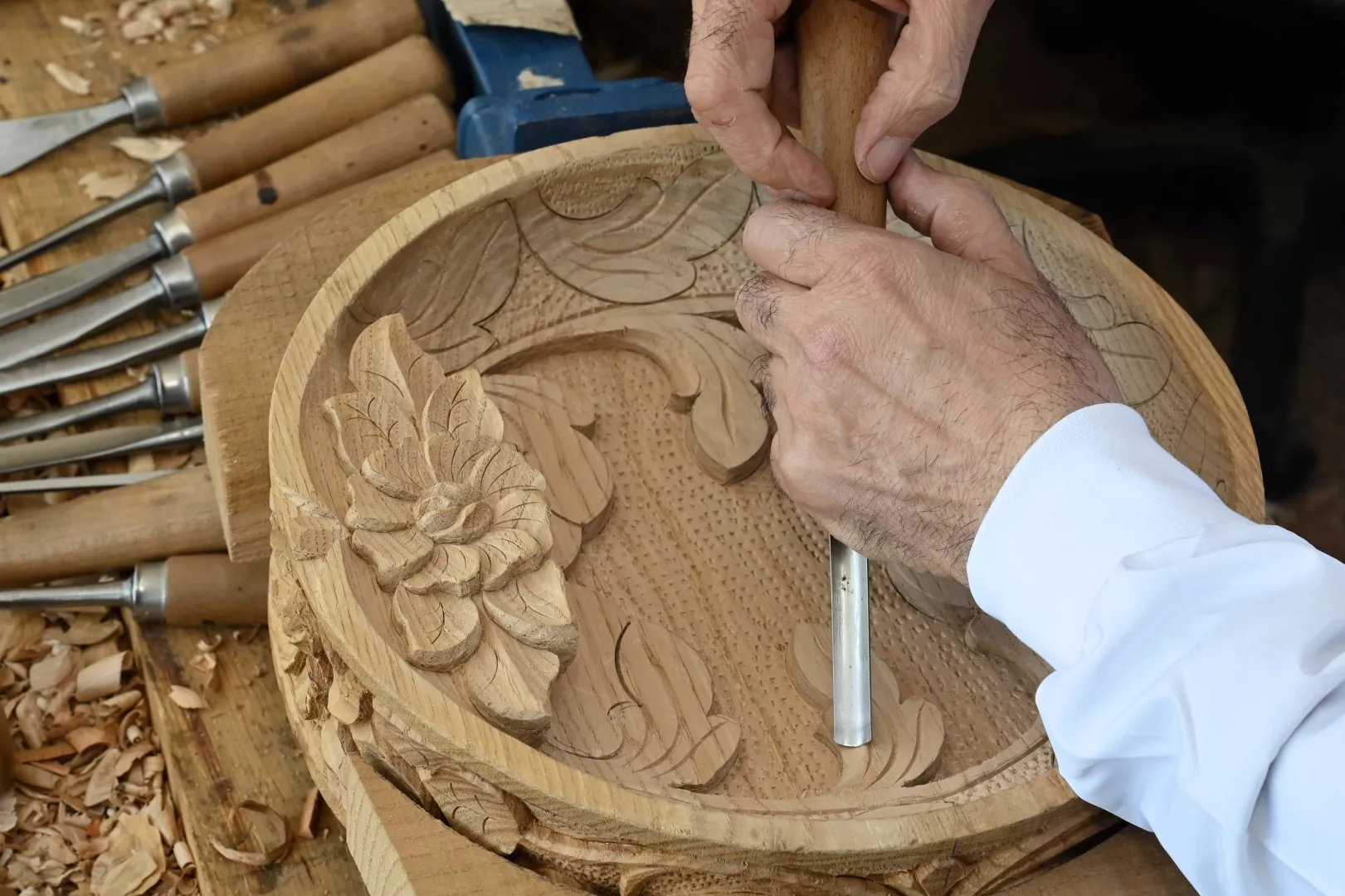 İzmir Karabağlar’da ahşap oymacılığı yeniden hayat buluyor