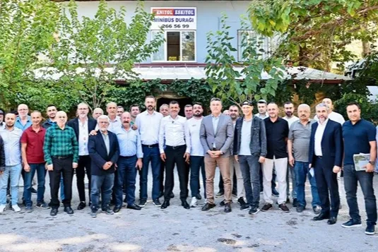 Başkan Çavuşoğlu minibüs şoförleriyle buluştu