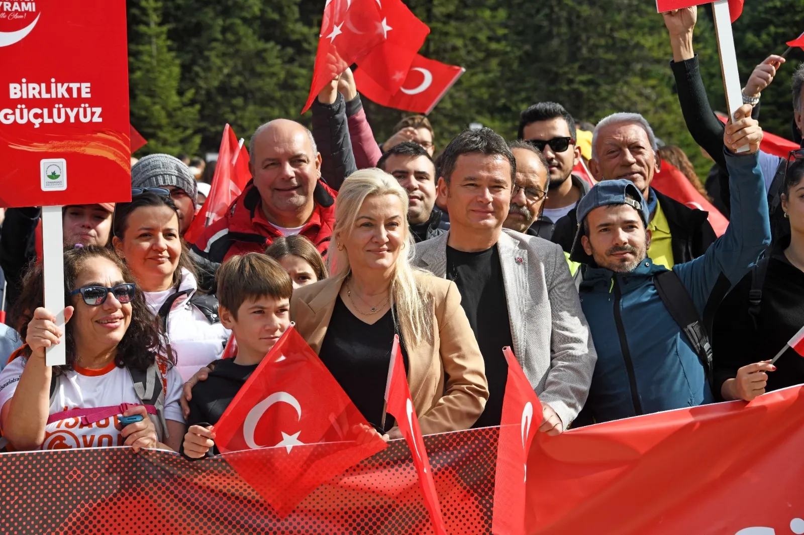 Bursa Uludağ’da yüzlerce kişi Cumhuriyet