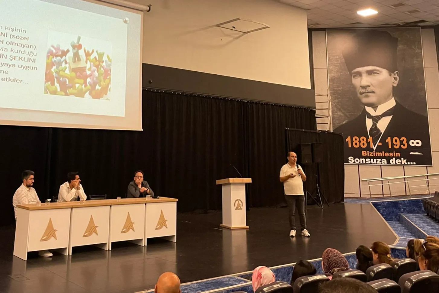 Antalya Muratpaşa’dan otizm farkındalığı semineri