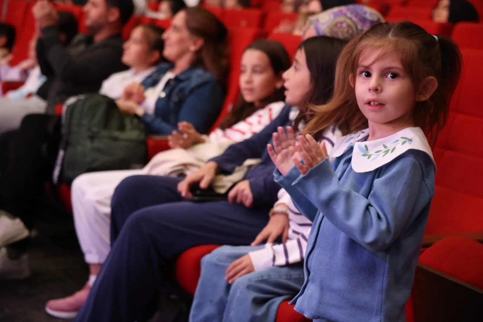 Türk dünyasının masalları minik kalplere dokundu