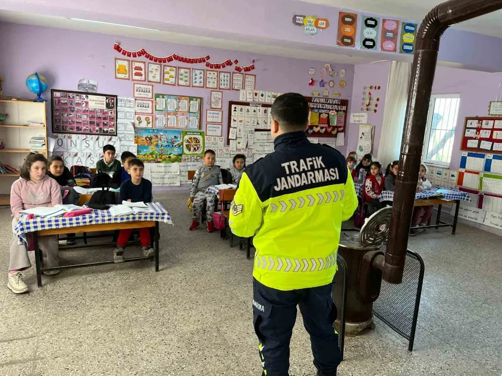 Jandarmadan Öğrencilere Trafik Eğitimi Verildi