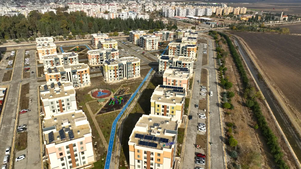 ADANA CEYHAN’DA DA TOKİ İLE YAPTIĞIMIZ AFET KONUTLARIMIZI TAMAMLADIK