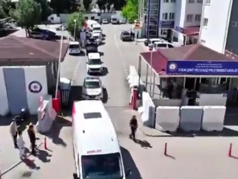 Ülke Genelinde 29 Göçmen Kaçakçılığı Organizatörü ve 723 Düzensiz Göçmen Yakalandı