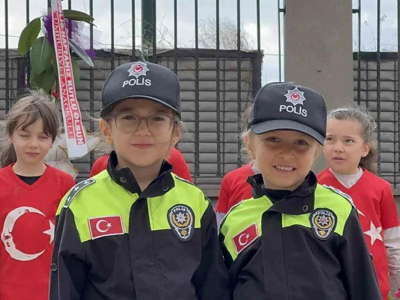 Tatvan İlçe Emniyet Müdürlüğü 10 Nisan Polis Haftasında Minik Öğrencileri Ağırladı