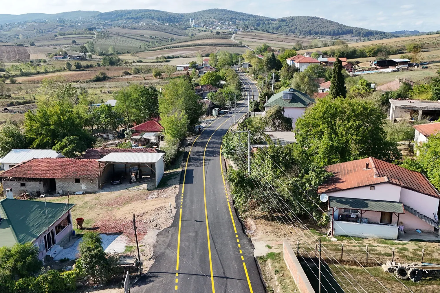 Sakarya Söğütlü’nün yenilenen grup yollarına vatandaşlardan tam not