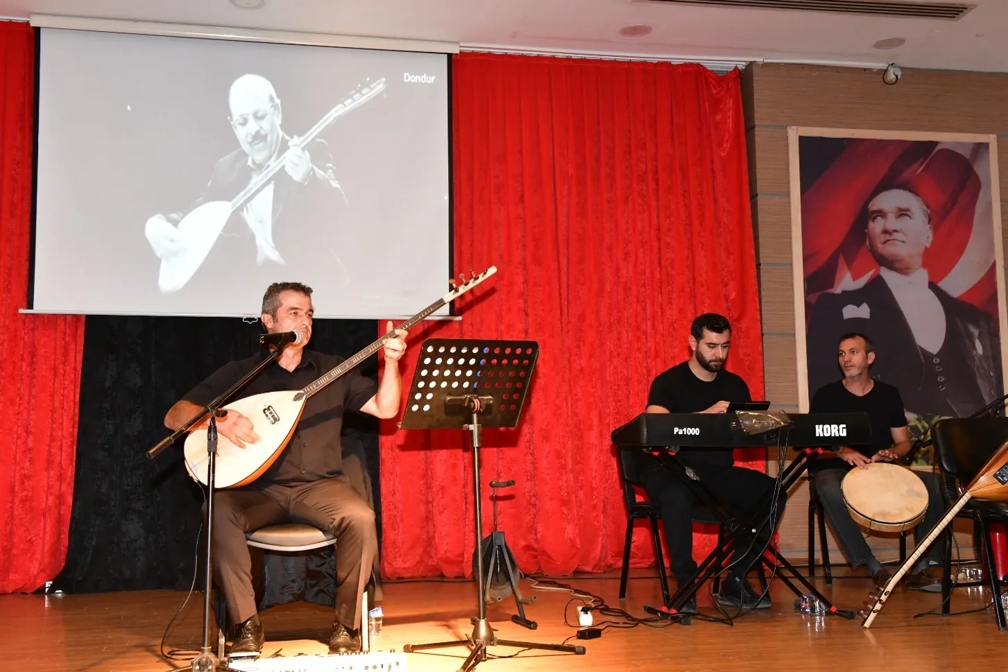 Neşet Ertaş Çiğli’de türkülerle anıldı